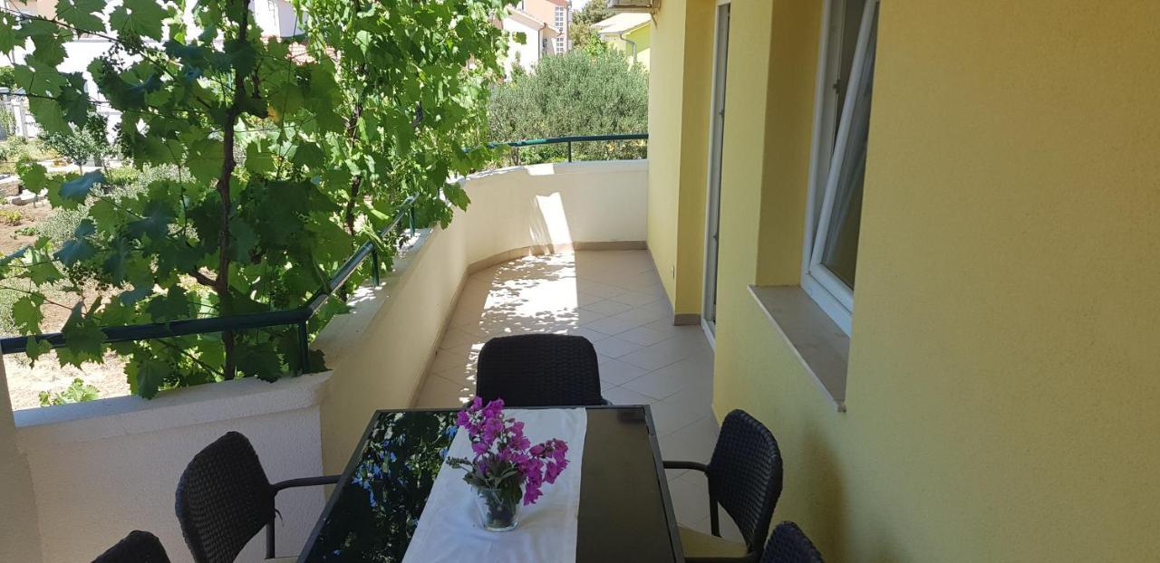 Apartmani Vranjkovic Vodice Bagian luar foto