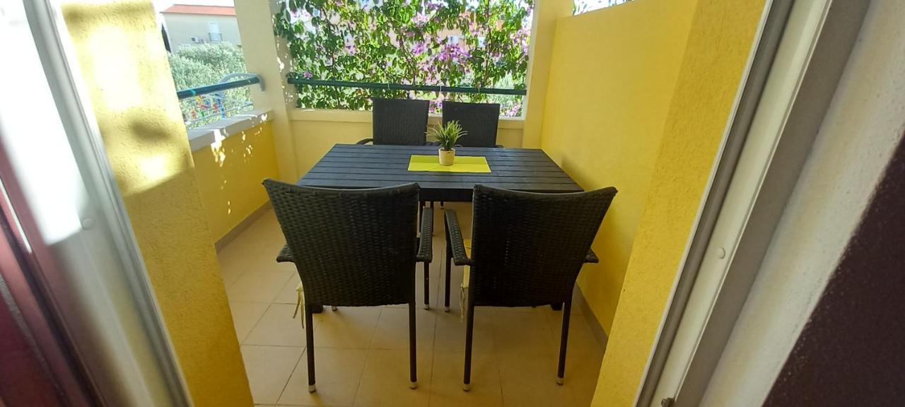 Apartmani Vranjkovic Vodice Bagian luar foto